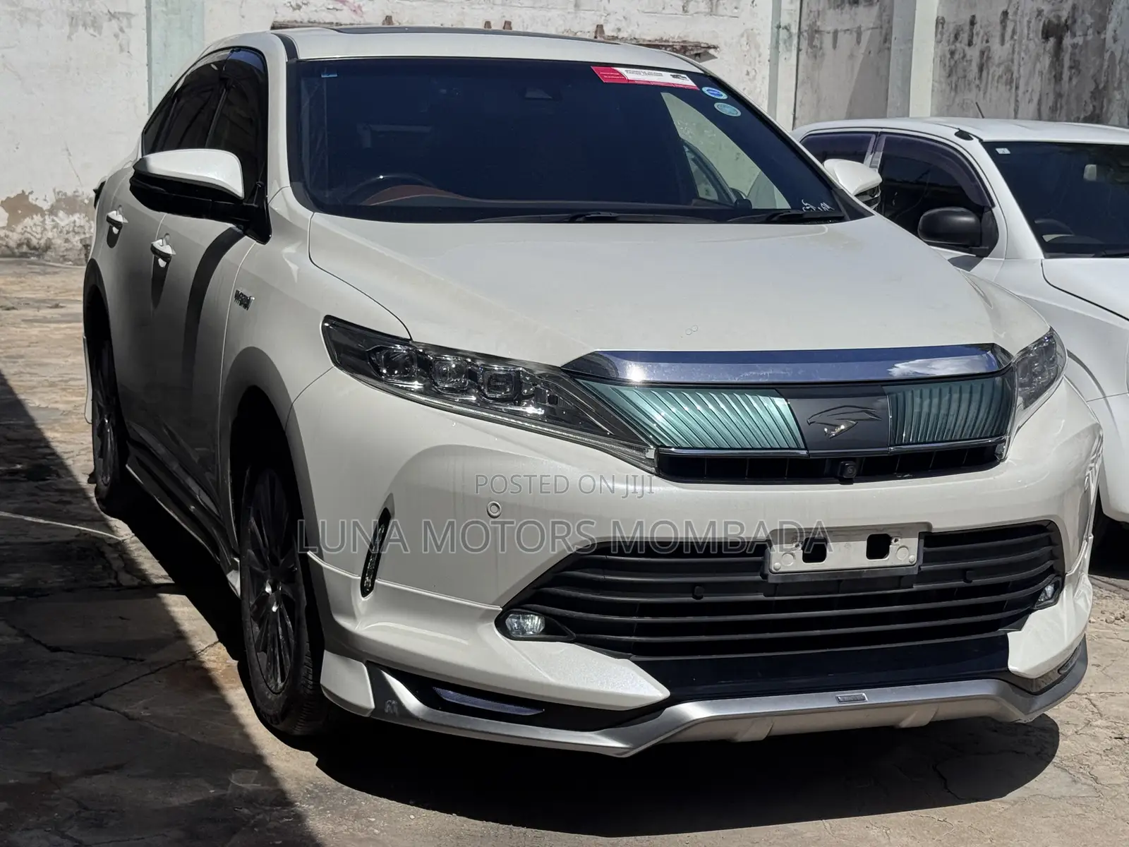 Toyota Harrier 2.5 Hybrid 4WD 2020 White