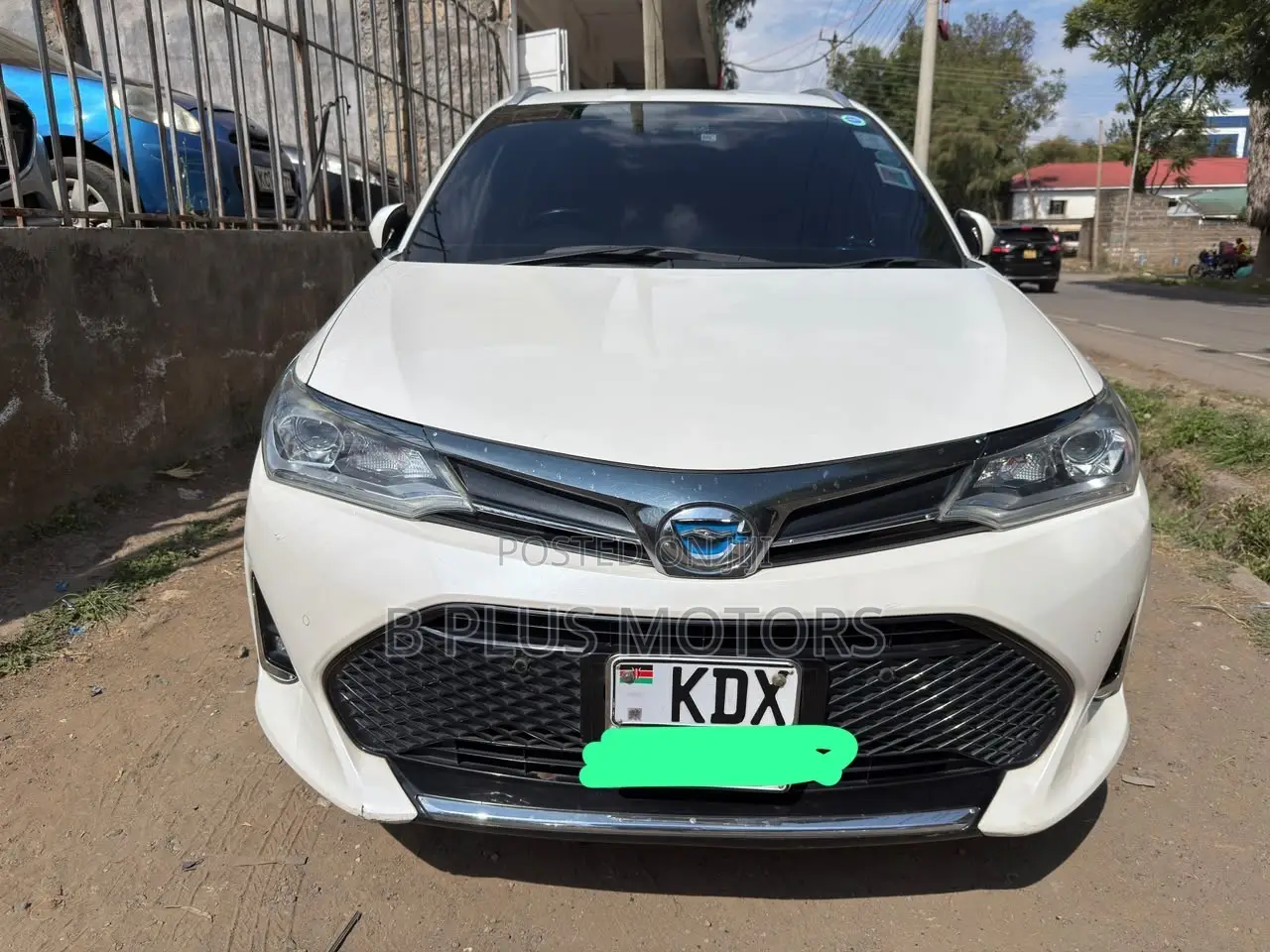 Toyota Corolla Fielder 1.5 Hybrid FWD 2019 White