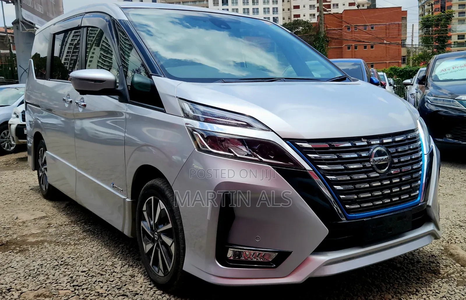 Nissan Serena 2019 Silver