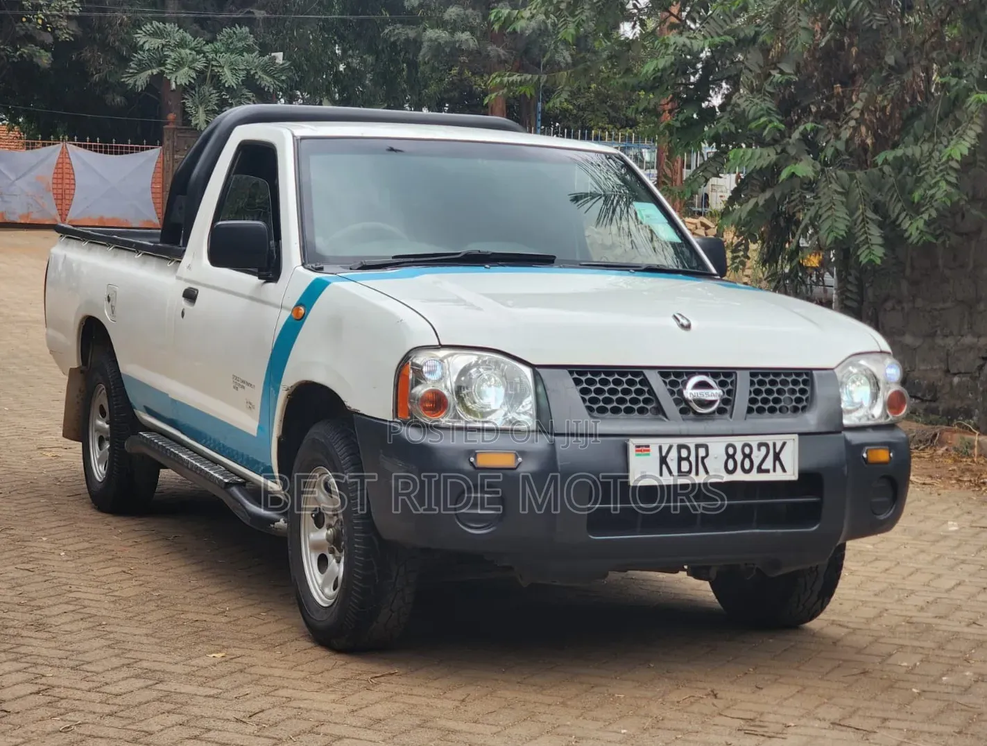 Nissan Hardbody 2012 White