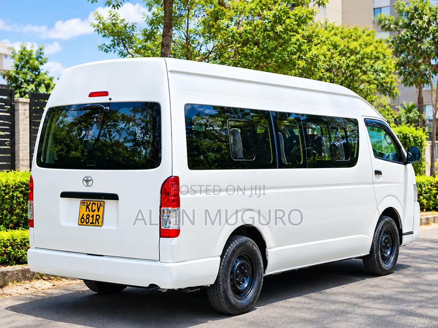 Toyota HiAce 2019 White