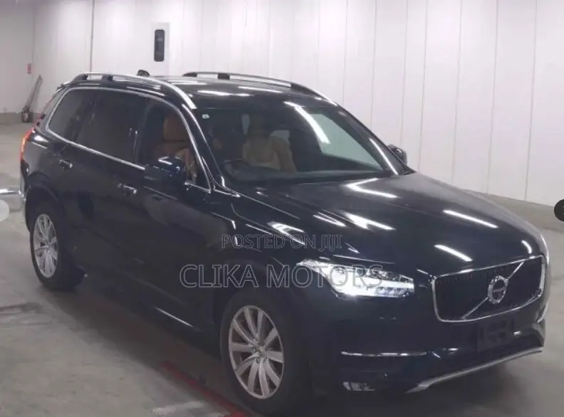 Volvo XC90 T5 Momentum AWD 2019 Black