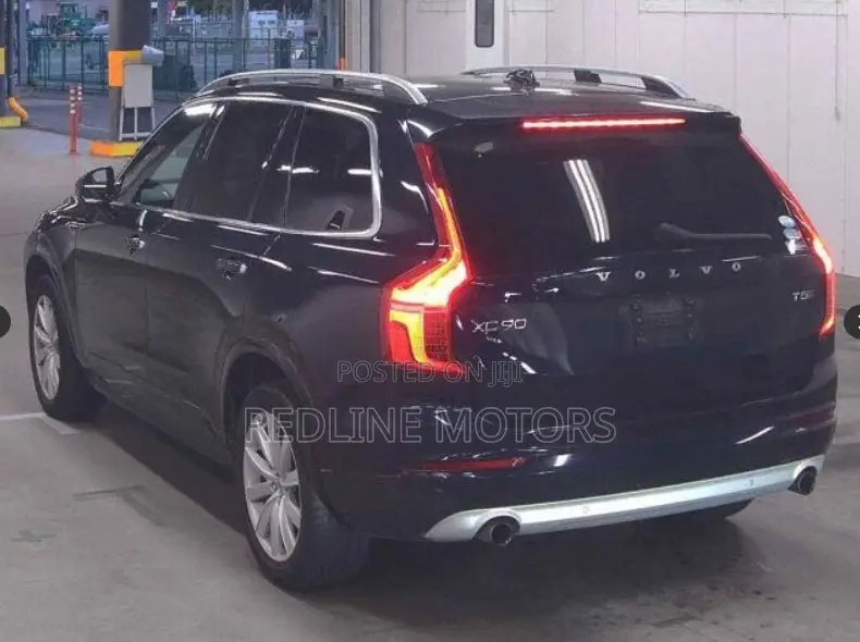 Volvo XC90 T5 Momentum AWD 2019 Black