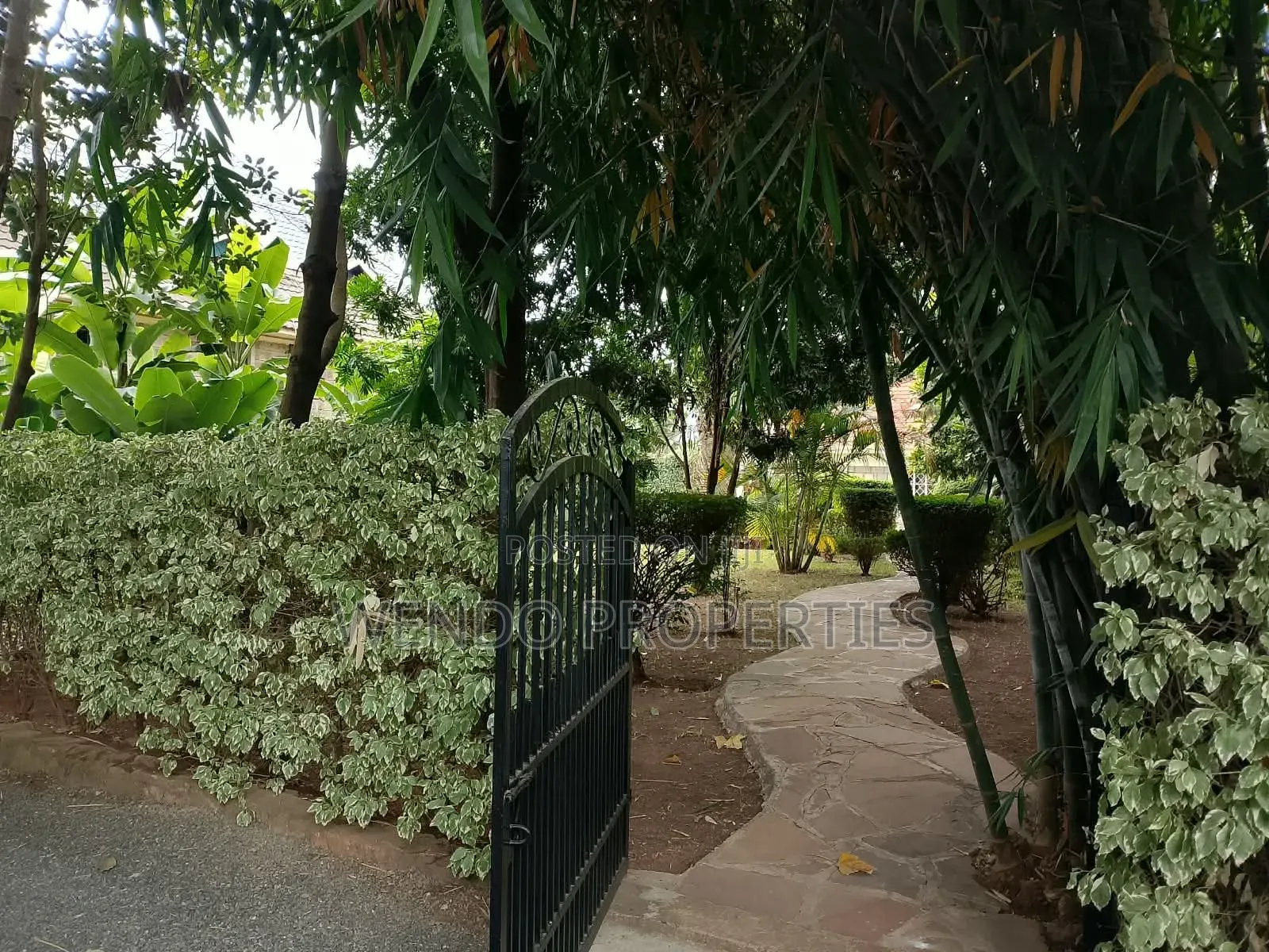 3bdrm Bungalow in Karen C for rent