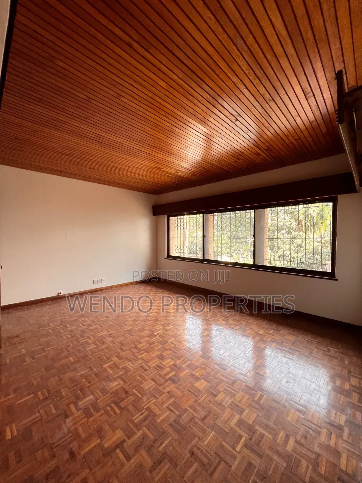 4bdrm Townhouse / Terrace in Lakeview Estate for rent
