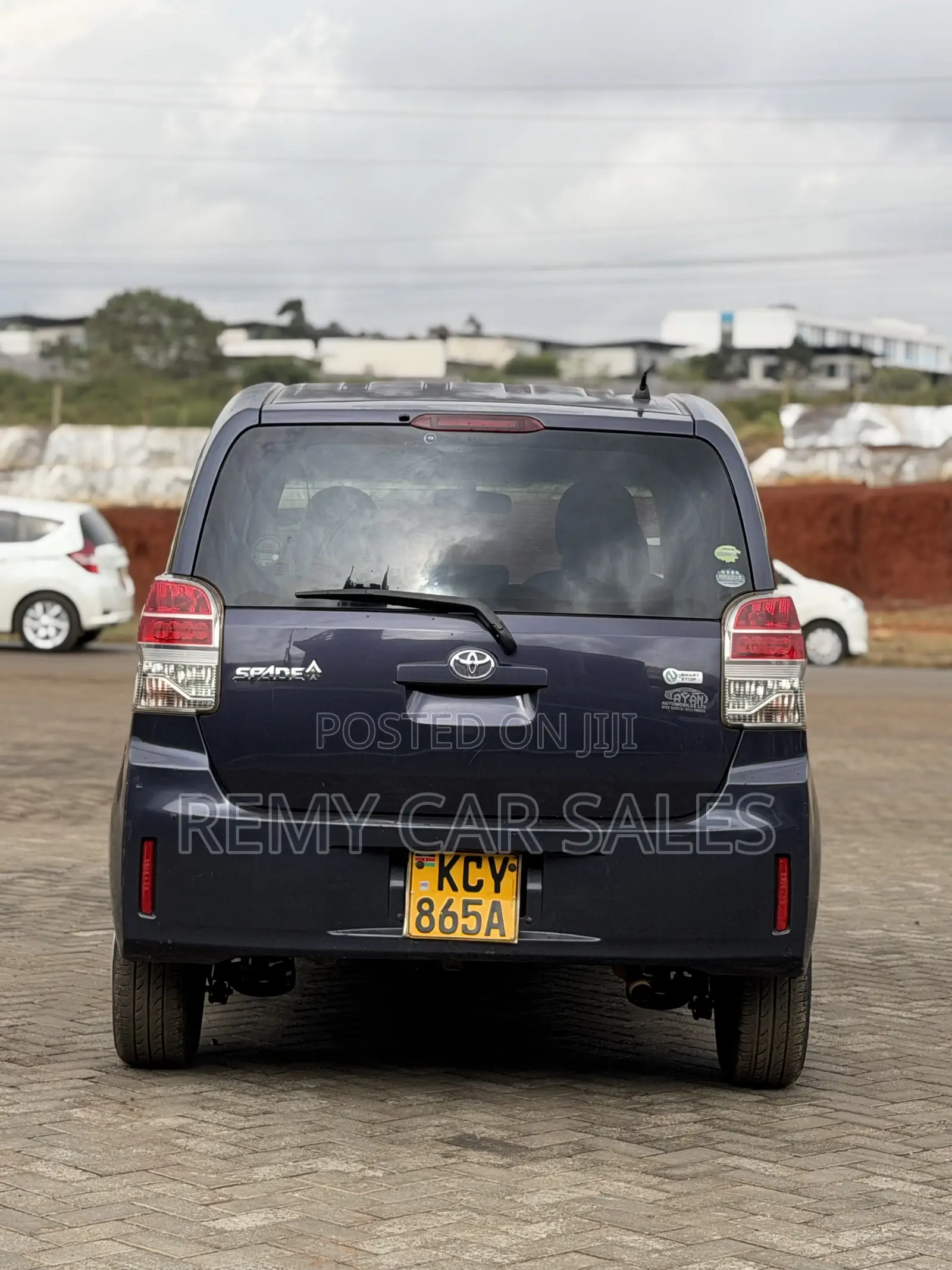 Toyota Spade 2013 Blue