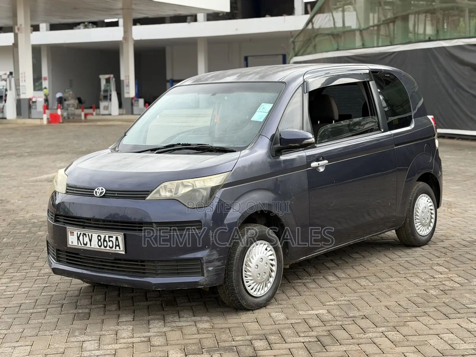 Toyota Spade 2013 Blue