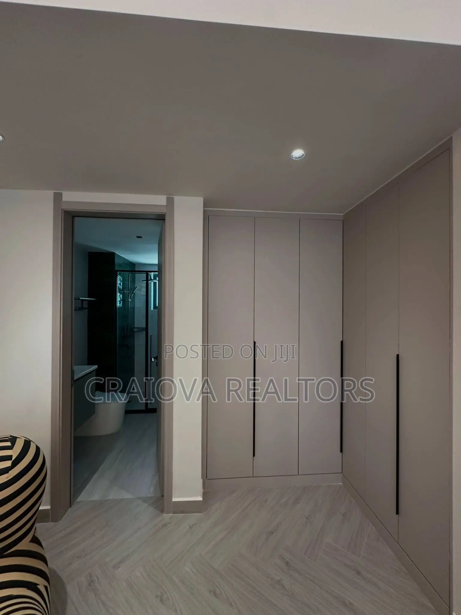 1bdrm Apartment in Hotel 67 Area for sale