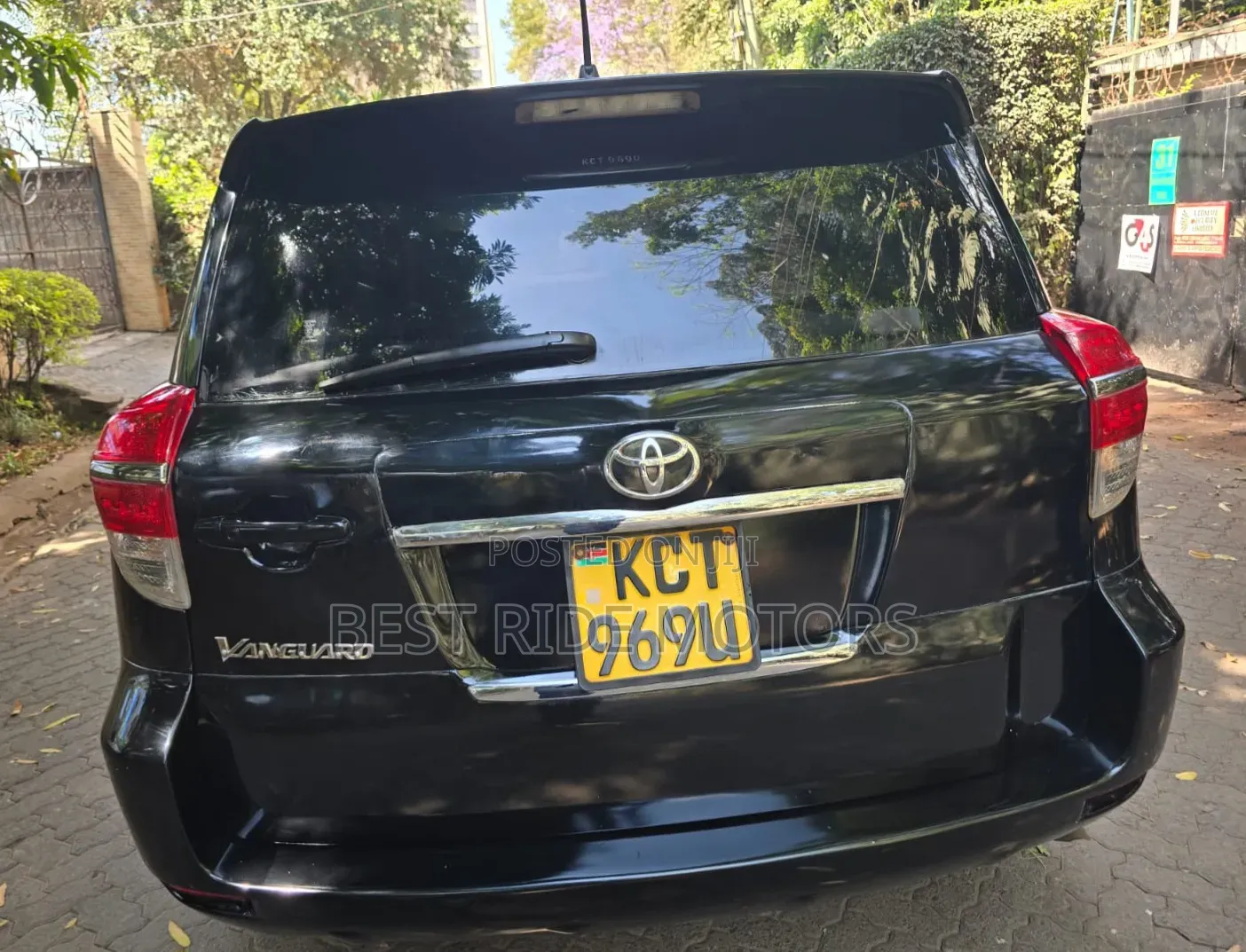 Toyota Vanguard 2012 Black
