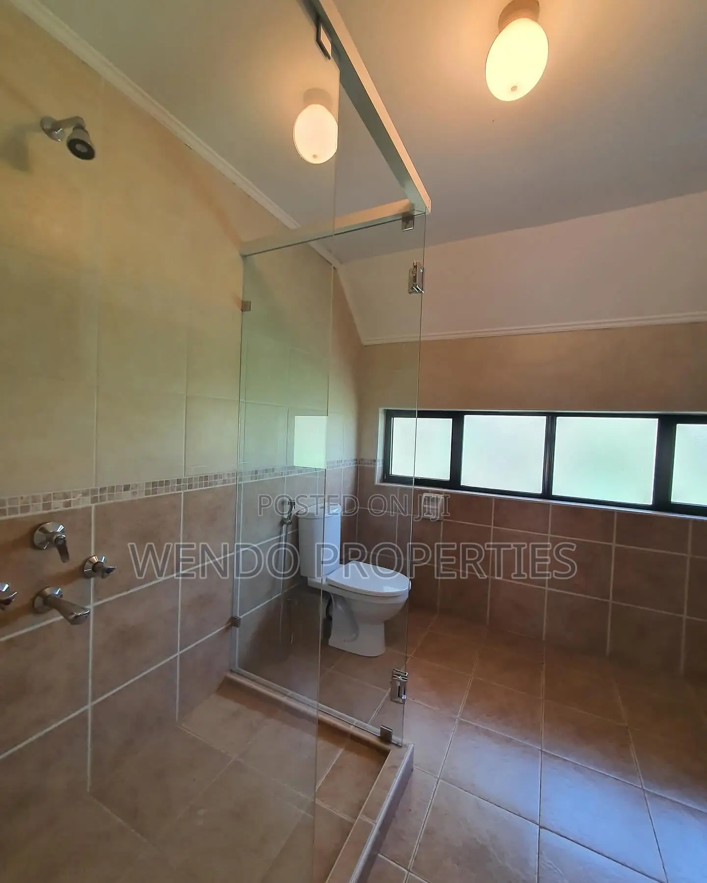 5bdrm House in Riverside Drive for rent