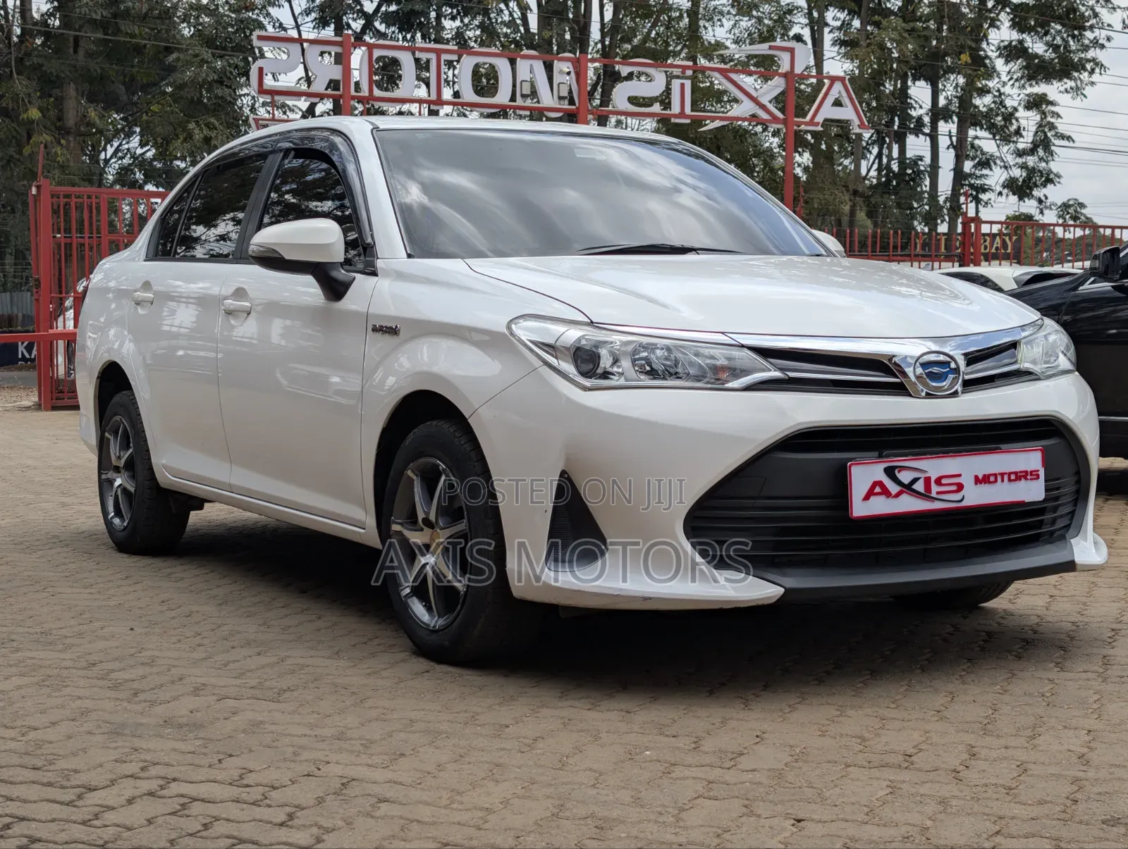 Toyota Axio 1.5 Hybrid 2WD 2019 White