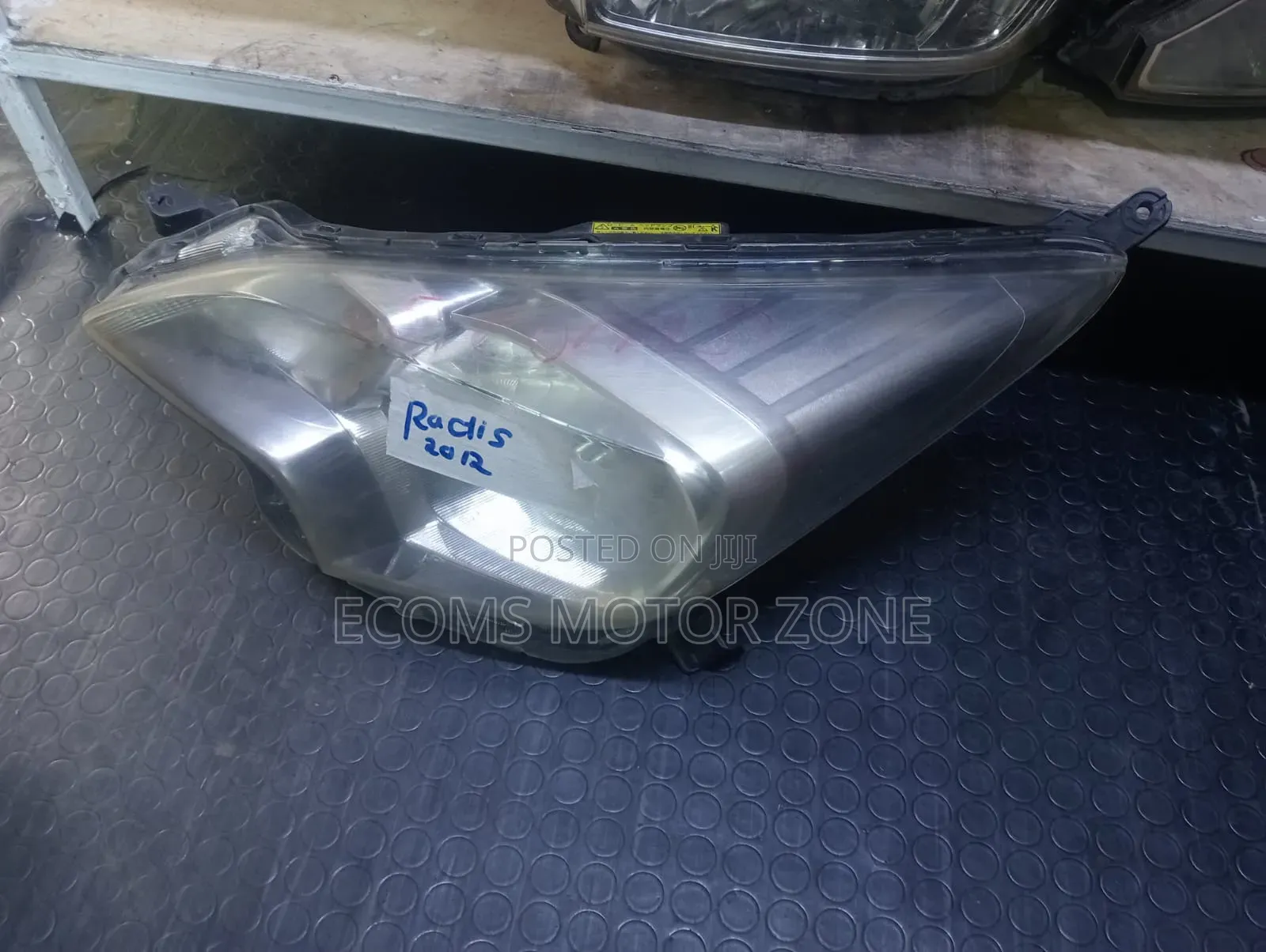 Toyota Ractis 2012 Headlight