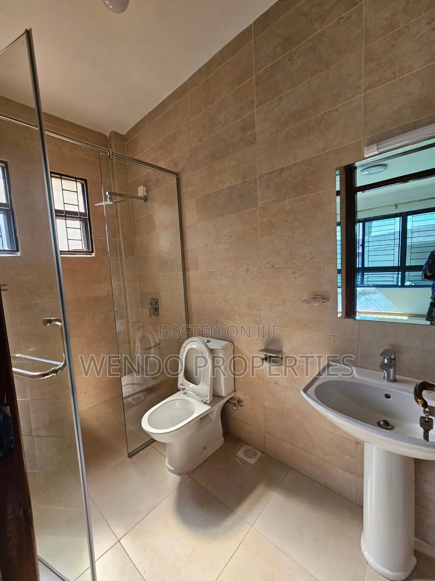 5bdrm House in Riverside Drive for rent