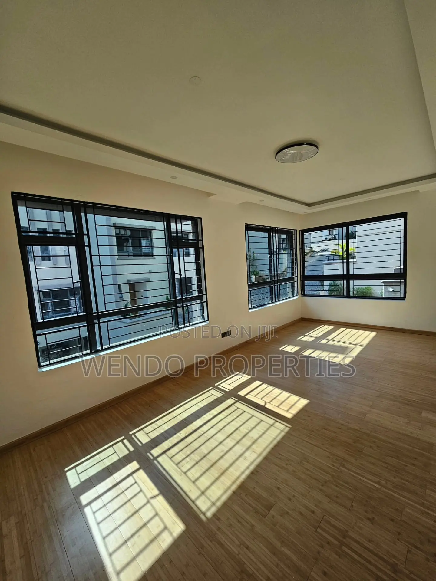 5bdrm House in Riverside Drive for rent