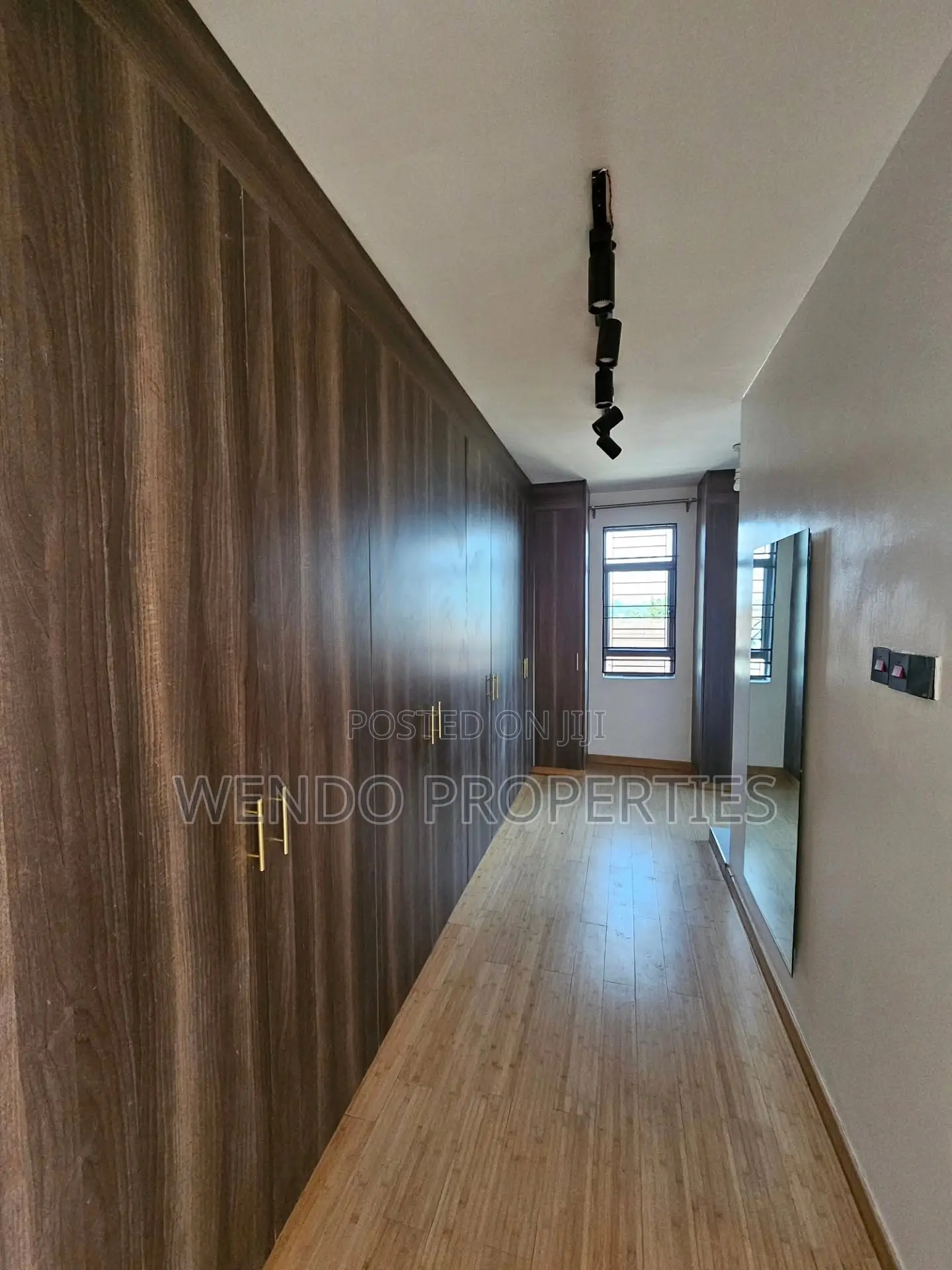 5bdrm House in Riverside Drive for rent