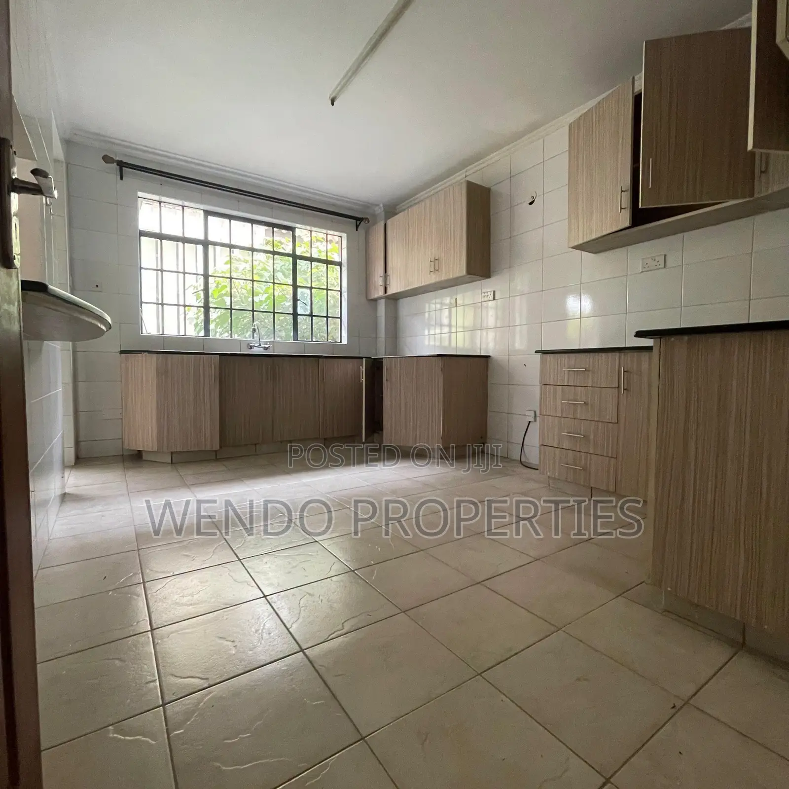 3bdrm Apartment in Valley Arcade for rent