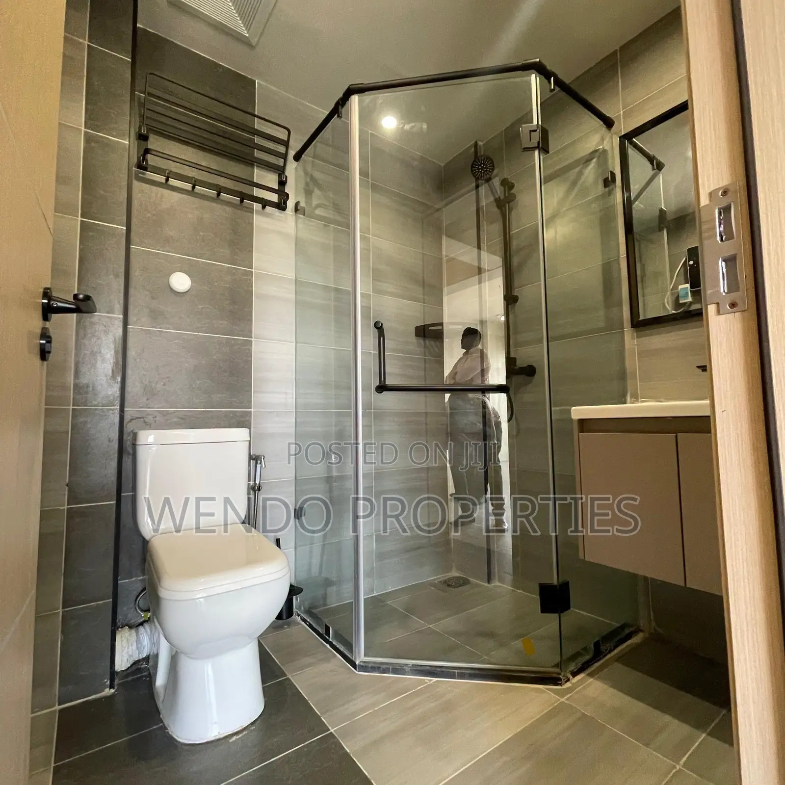 2bdrm Apartment in Valley Arcade for rent