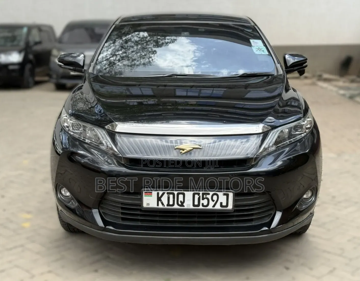 Toyota Harrier 2.0 2017 Black