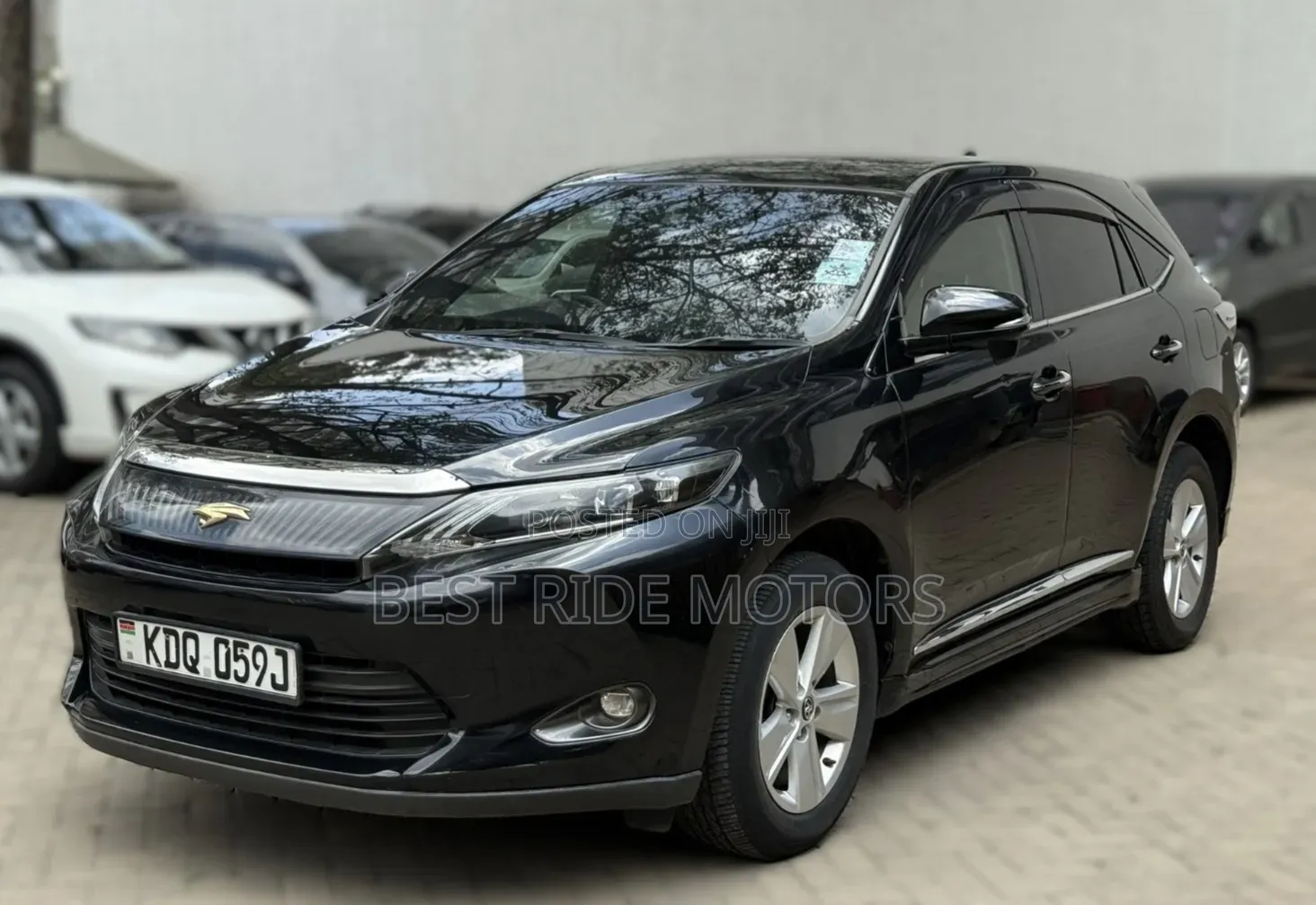 Toyota Harrier 2.0 2017 Black