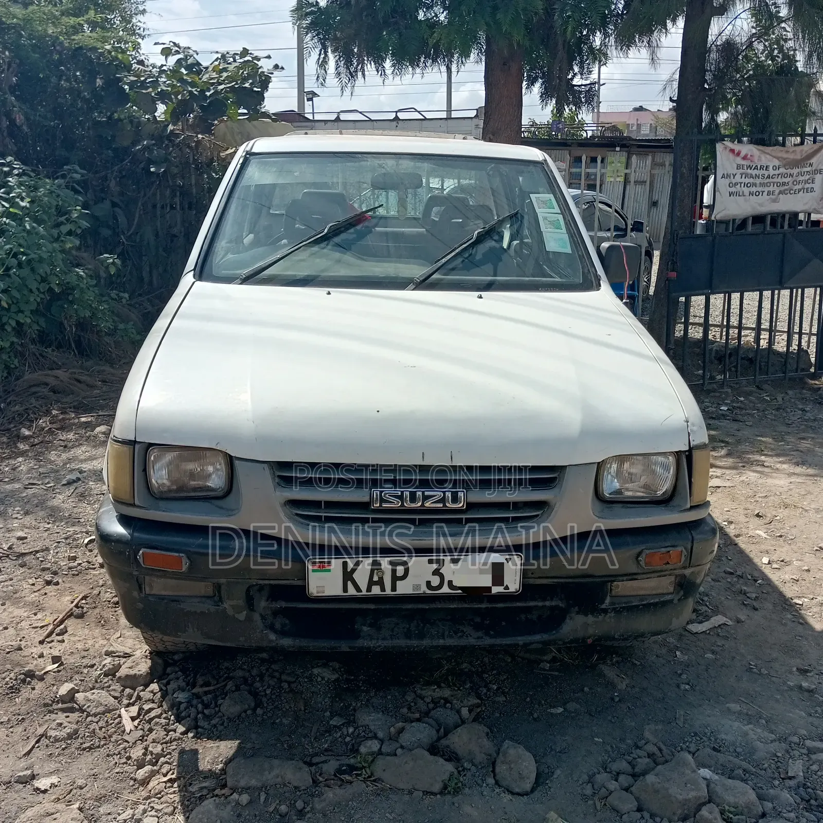 Isuzu Tougher 1999 White
