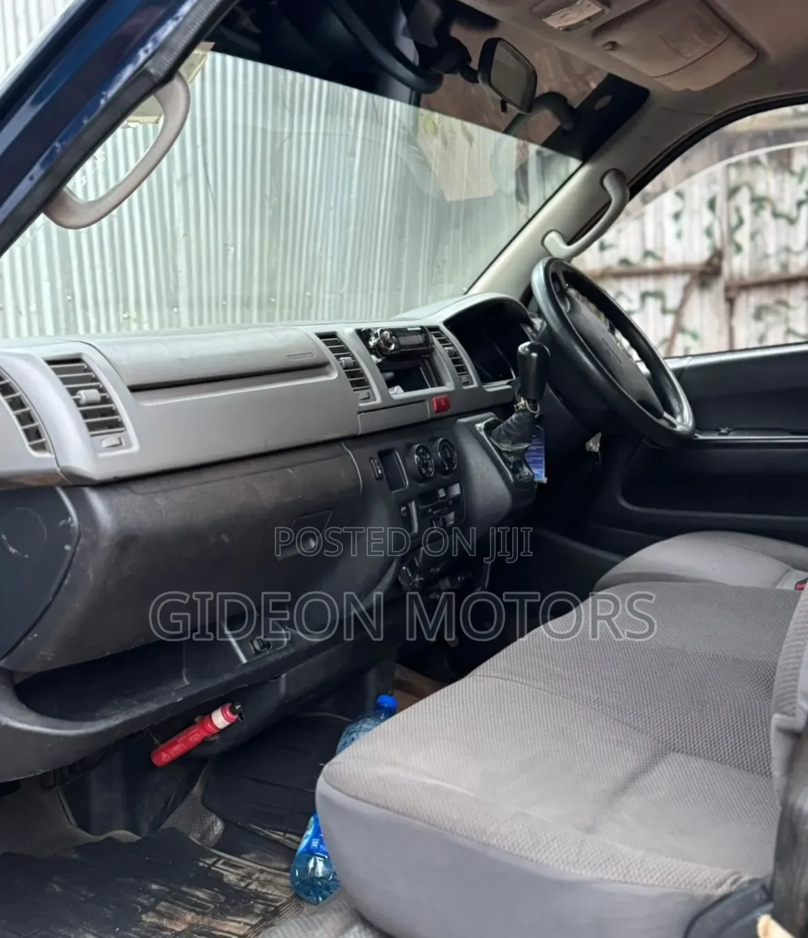 Toyota HiAce 2015 Blue