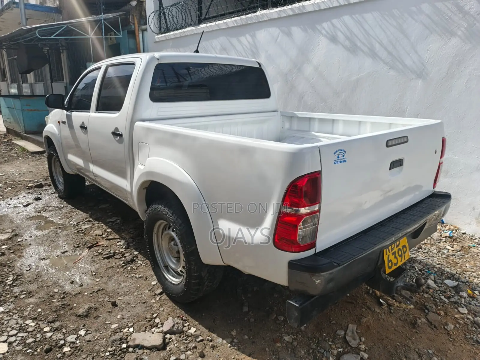Toyota Hilux 2014 White