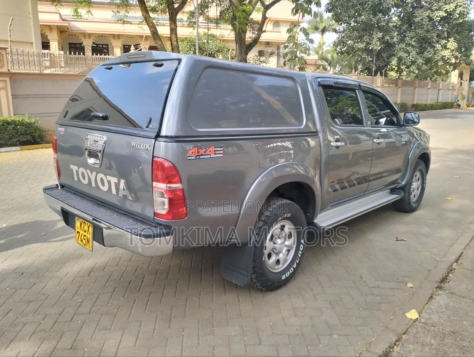 Toyota Hilux 2013 Gray