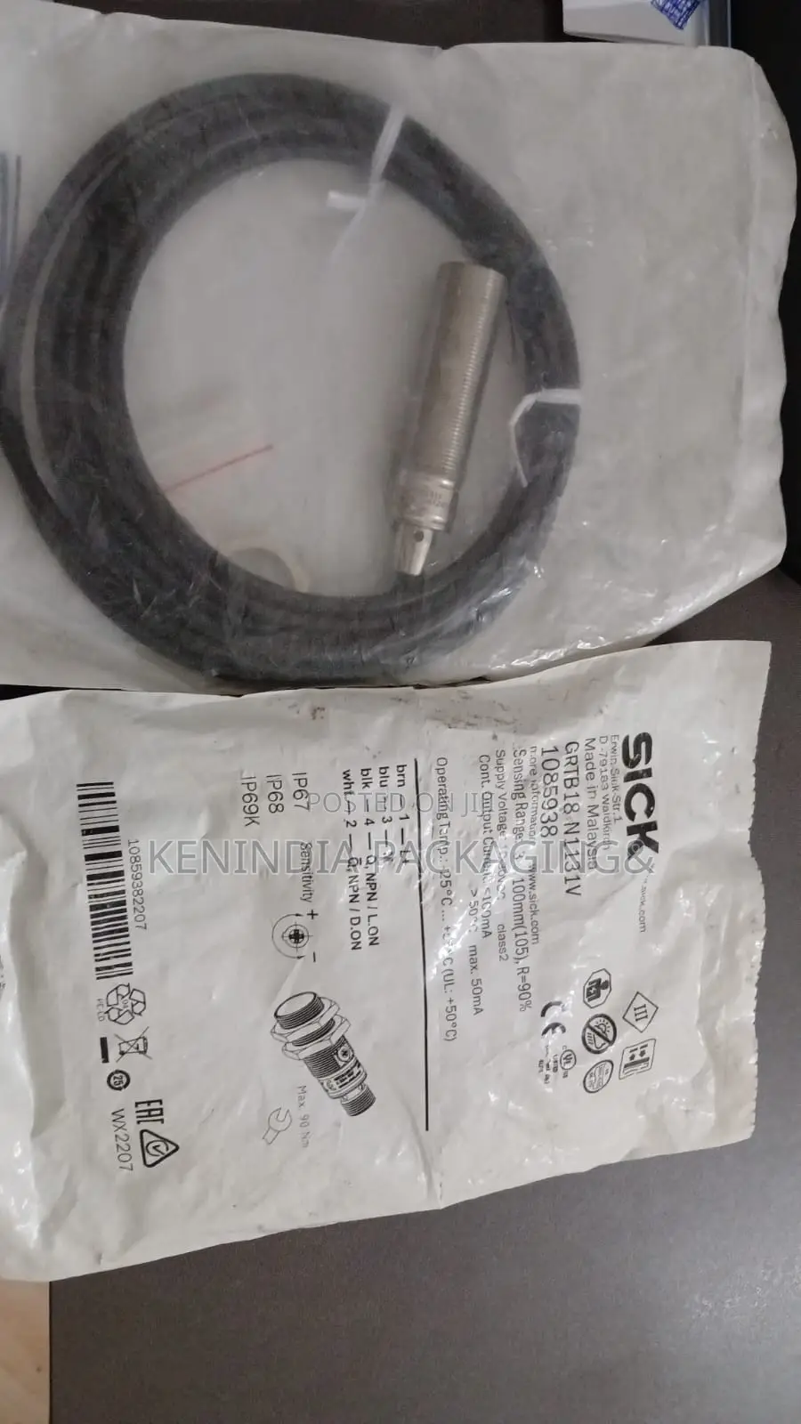 Cylindrical Photoelectric Sensor