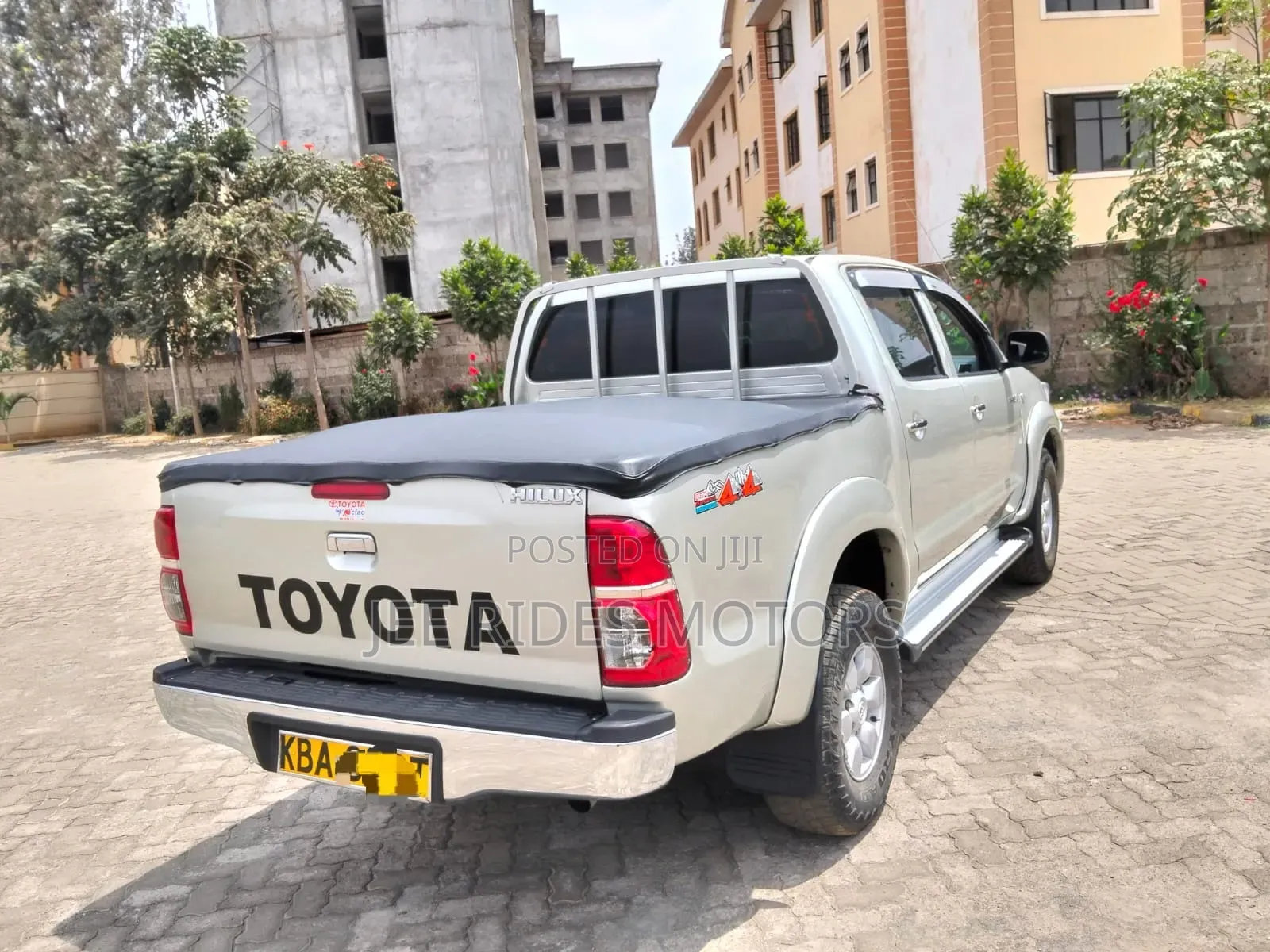 Toyota Hilux 2.5 Cab 2005 Gray