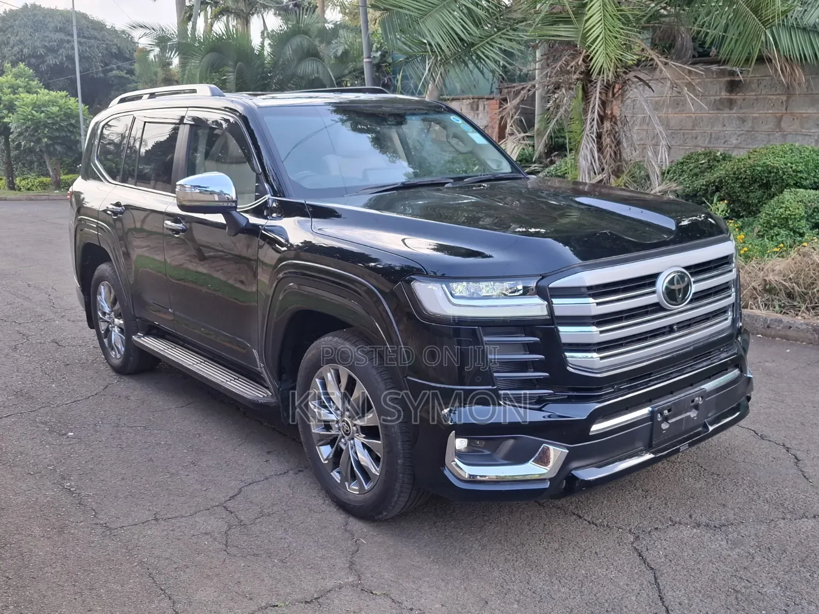 Toyota Land Cruiser LC300 2024 Black