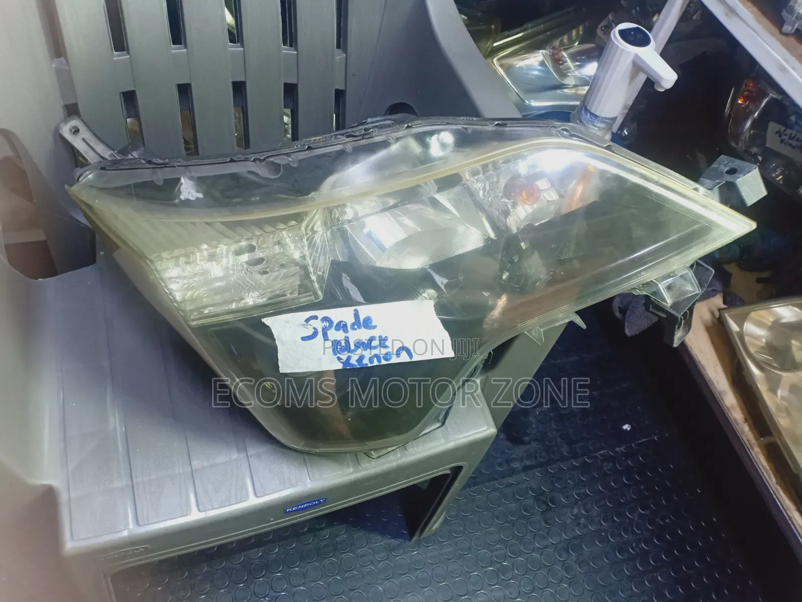Toyota Spade 2015 Headlight