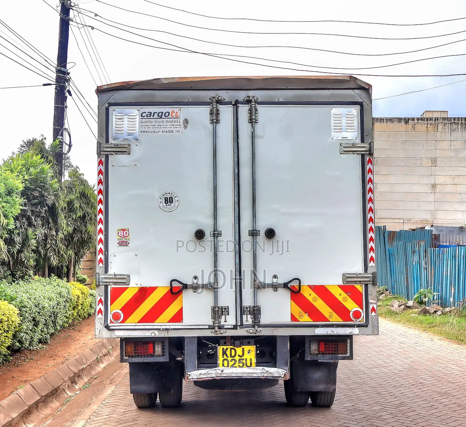 Isuzu NQR 2022 Model – Fibre Closed Body