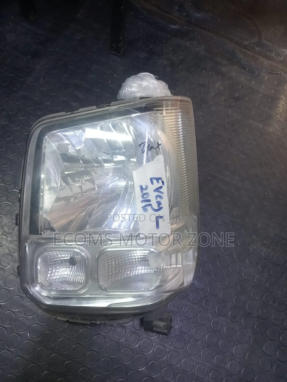 Suzuki Every 2015 Headlight