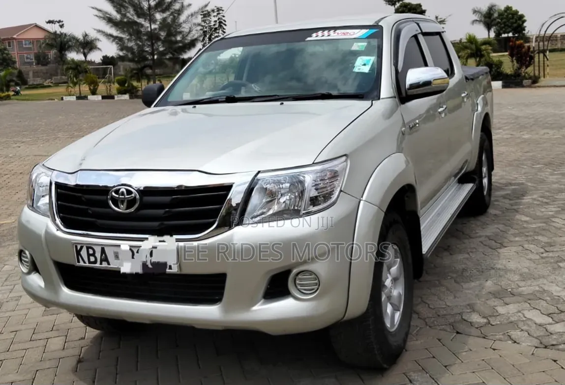 Toyota Hilux 2.5 Cab 2005 Gray