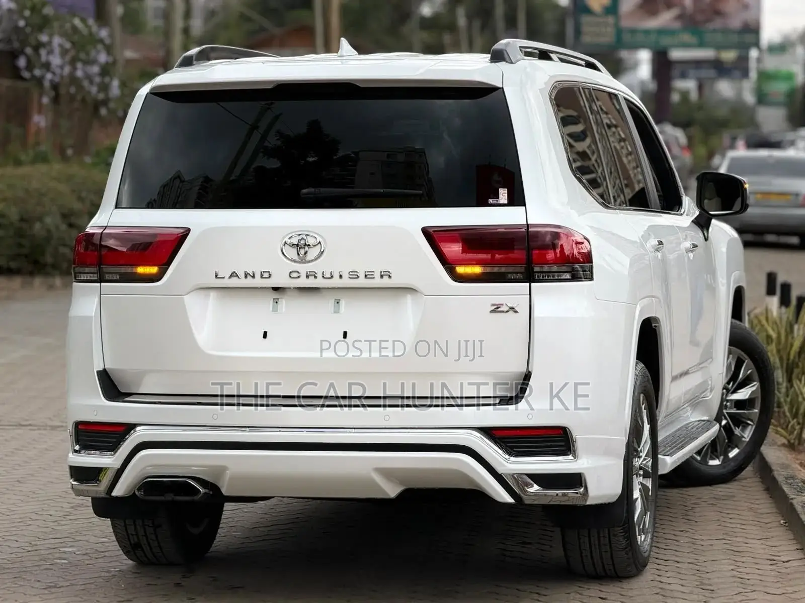 Toyota Land Cruiser LC300 2023 Pearl