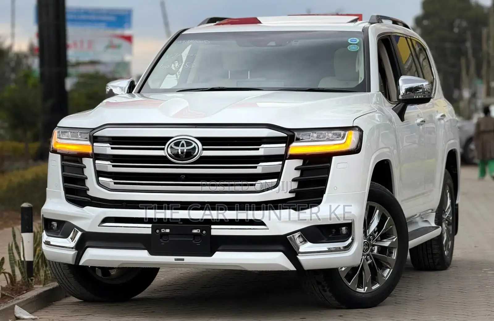 Toyota Land Cruiser LC300 2023 Pearl