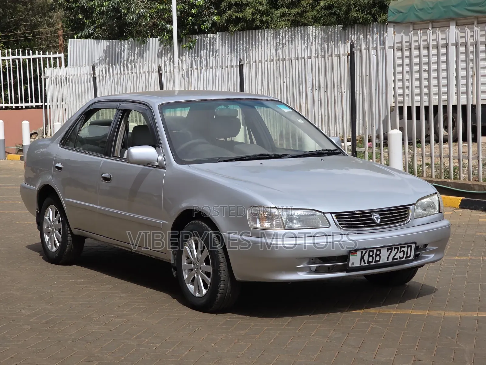 Toyota Corolla 1999 Silver