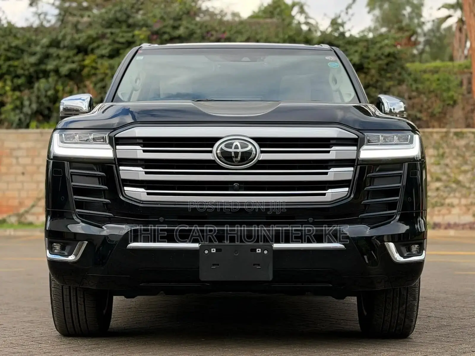 Toyota Land Cruiser LC300 2023 Black