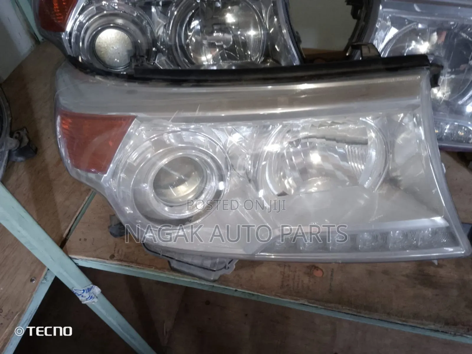 Toyota Landcruiser V8 2013 Headlight Xenon