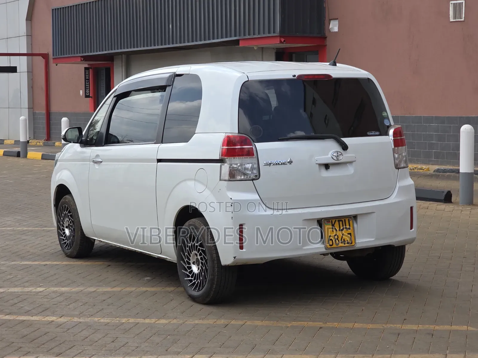 Toyota Spade 2019 White