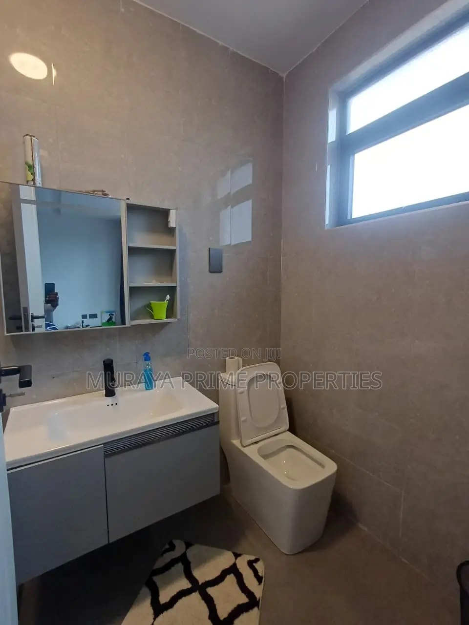 5bdrm Maisonette in Kerarapon for sale