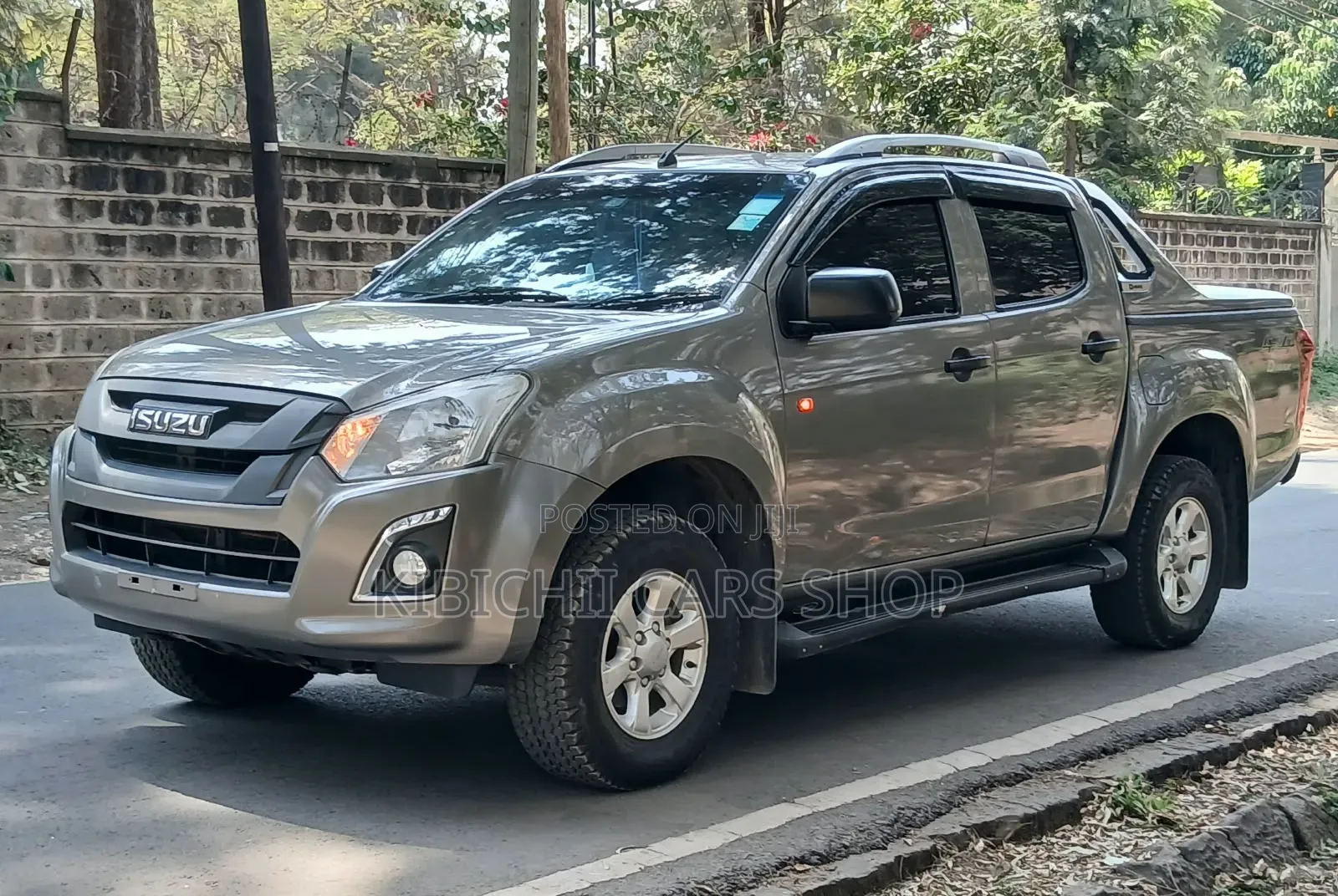 Isuzu D-MAX 2023 Gray