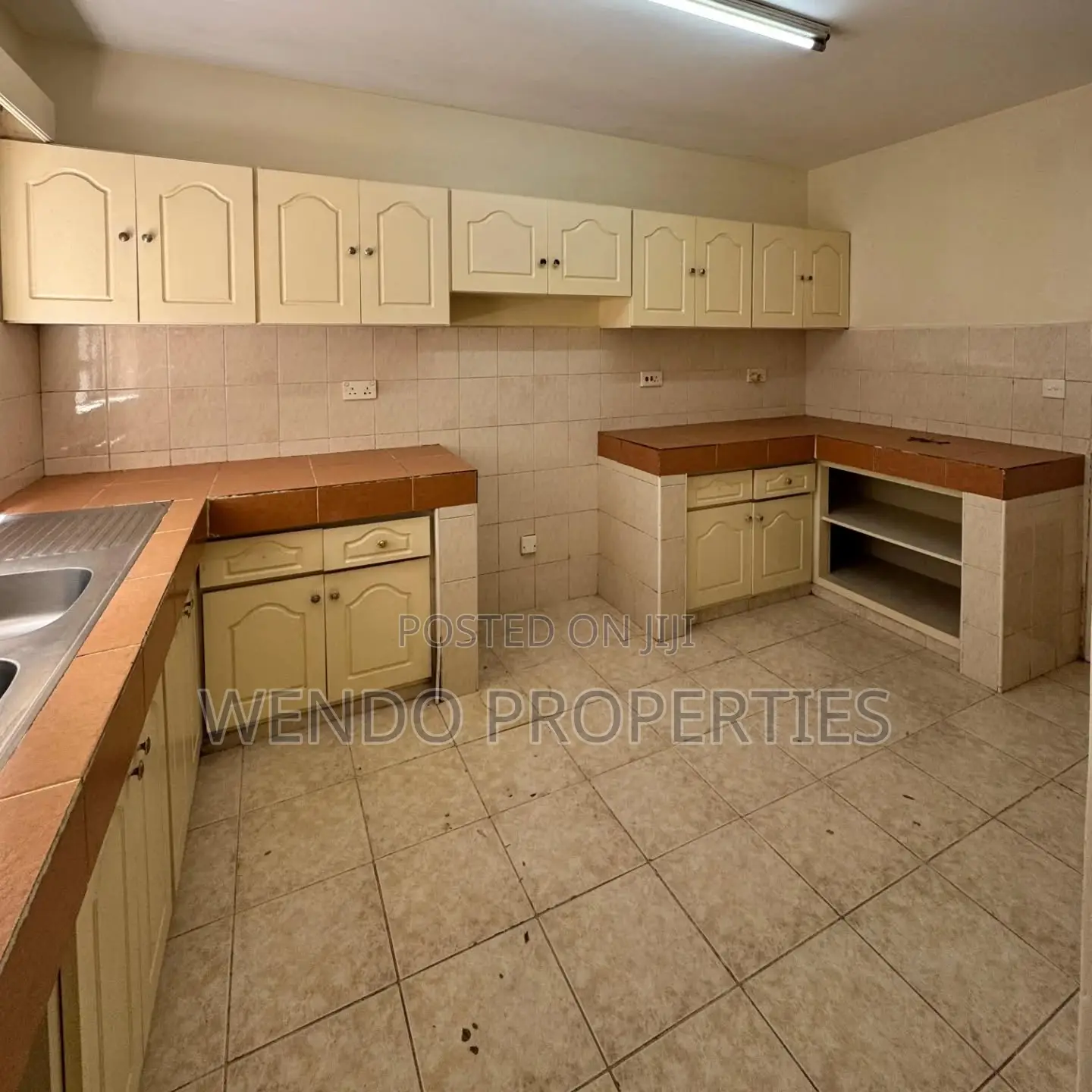 3bdrm Apartment in State House Area for rent
