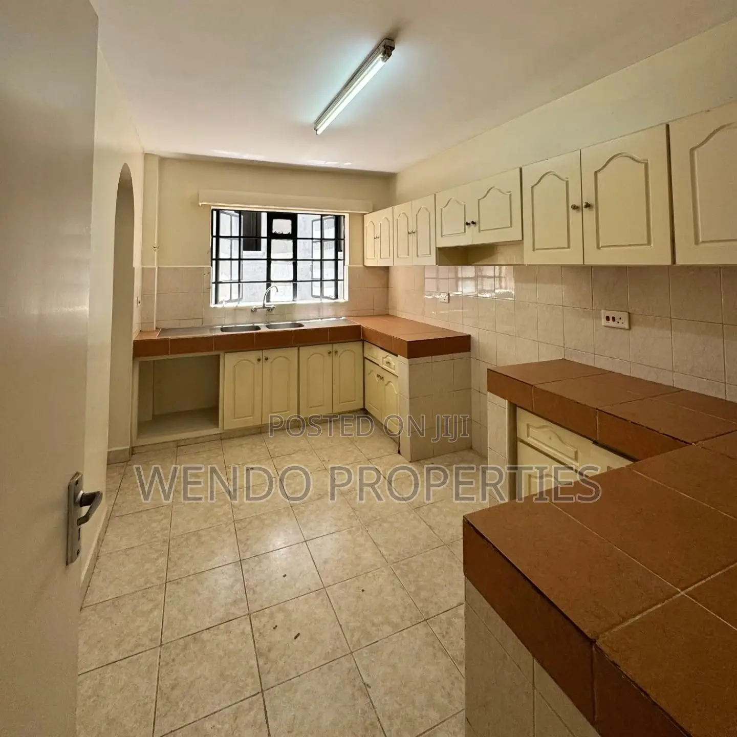 3bdrm Apartment in State House Area for rent