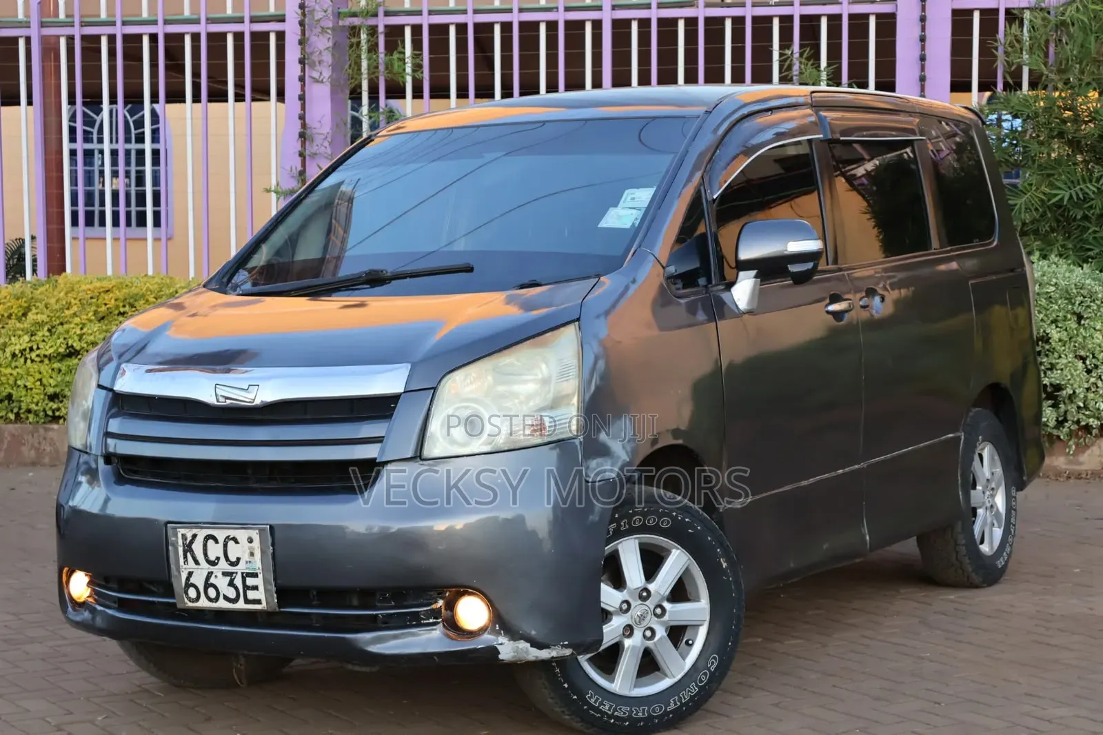 Toyota Noah 2008 Gray