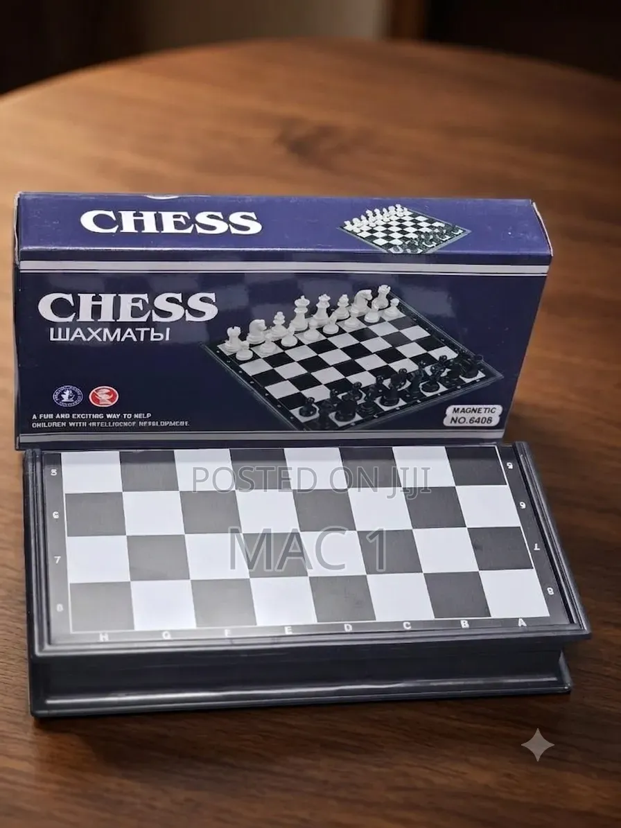 Magnetic Folding Chess Set – Compact Board Game
