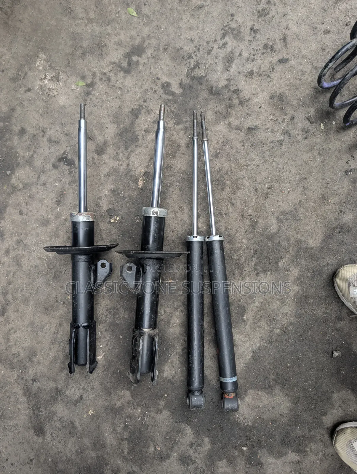Toyota Aqua Shock Absorbers.
