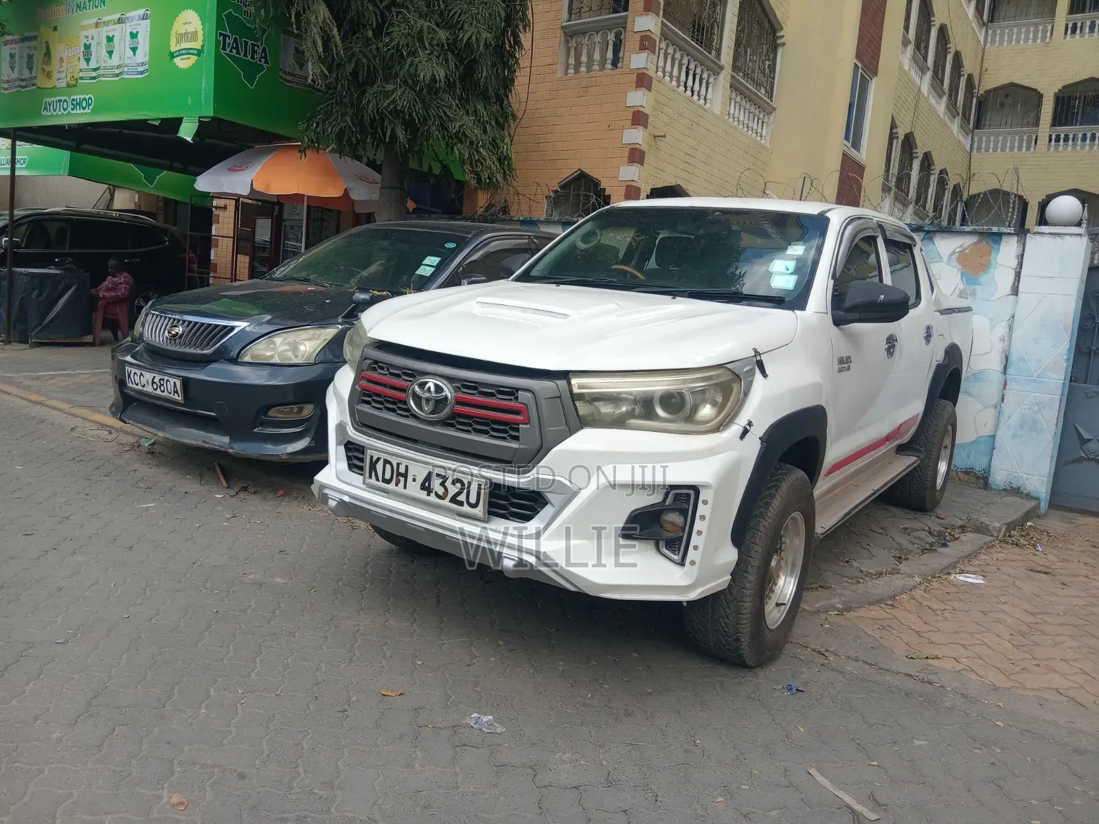 Toyota Hilux 2011 White