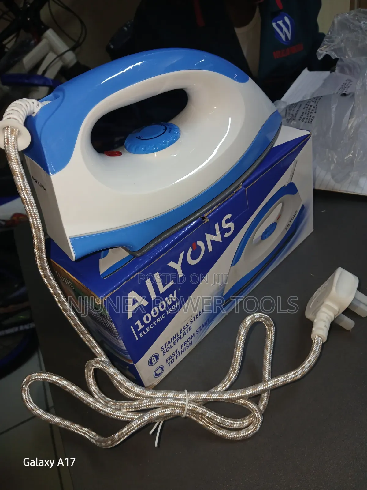 AILYONS 1000W Dry Iron Box (Model HD198A-S)