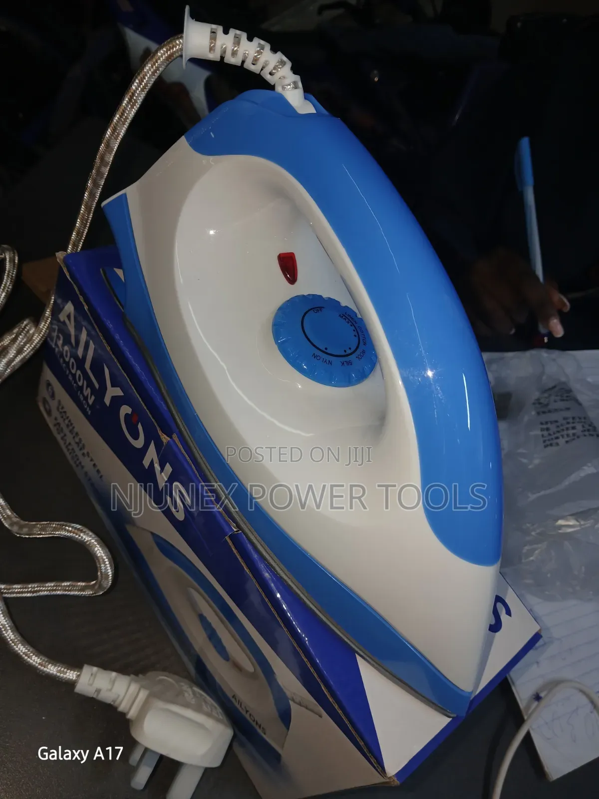 AILYONS 1000W Dry Iron Box (Model HD198A-S)